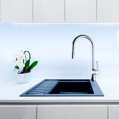 Смеситель для кухни с выдвижной лейкой KITCHEN — изображение 3