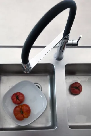 Смеситель для кухни с магнитным держателем и гибким изливом KITCHEN MAGNET — изображение 3